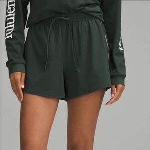 Lululemon Lightweight HR Relaxed Short 3’’